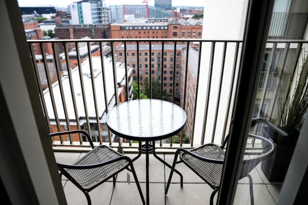 Modern 2 Bedroom Apartment - City Centre - Parking Manchester Dış mekan fotoğraf