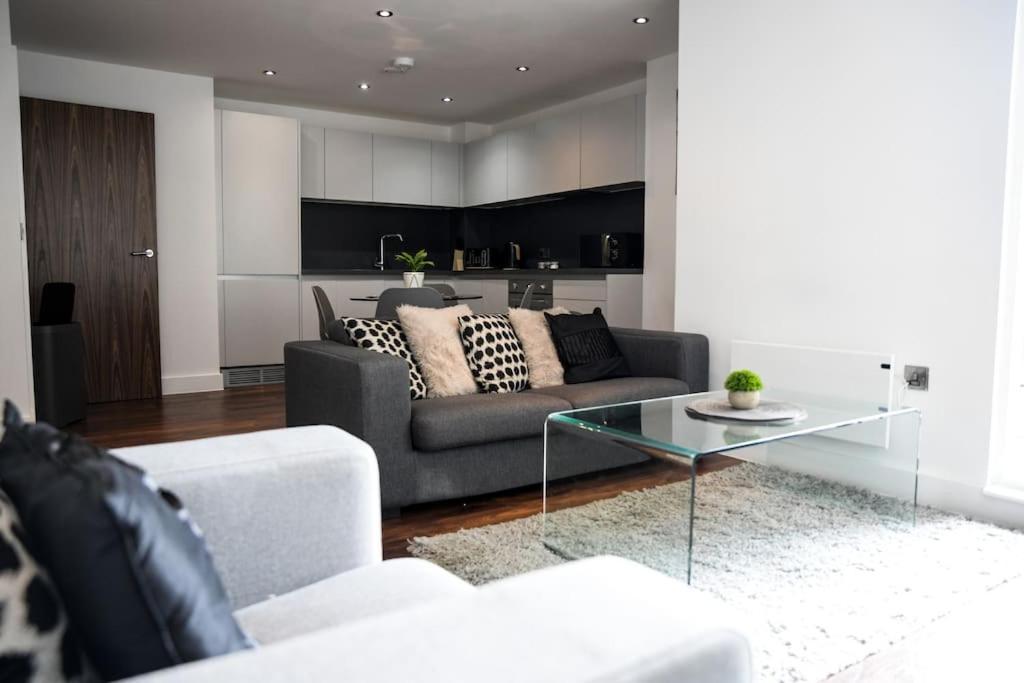 Modern 2 Bedroom Apartment - City Centre - Parking Manchester Dış mekan fotoğraf